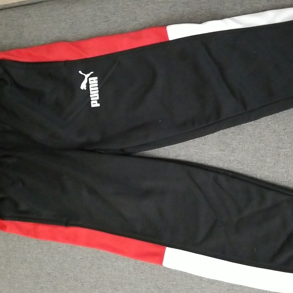 4 Puma set. Red & Black - Picture 3 of 5